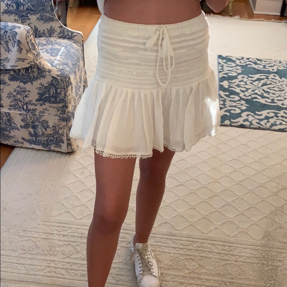 Gorgeous like new mini skirt!